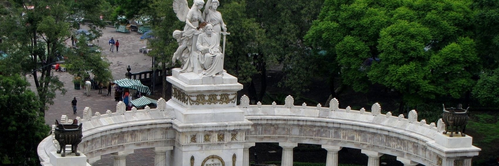 Tượng đài Hemiciclo a Juárez