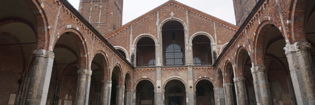 Nhà Thờ La Mã ( Basilica di SantAmbrogio)