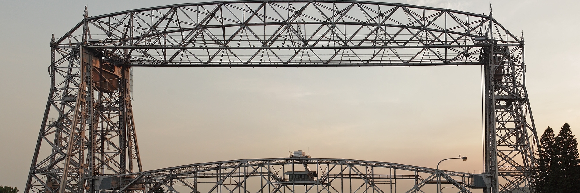 Cầu nâng trên không (Aerial Lift Bridge)