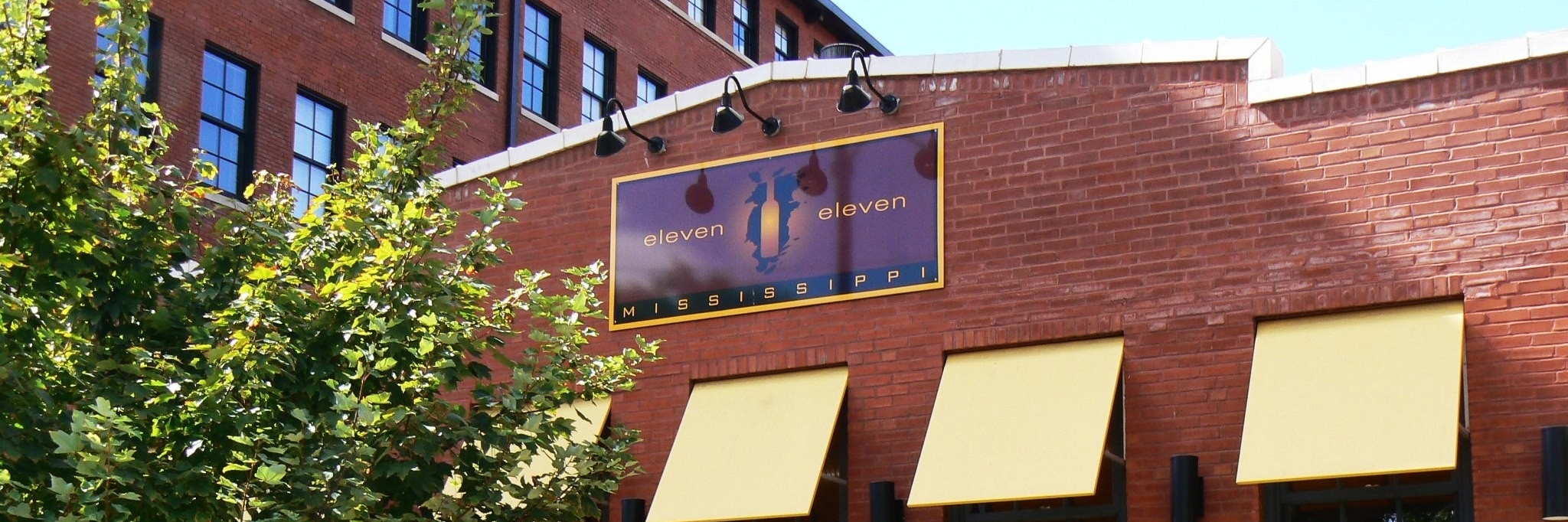 Nhà hàng Eleven Eleven Mississippi (Eleven Eleven Mississippi Restaurant)