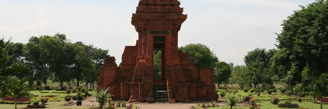 Đền Bajangratu (Bajangratu Temple)