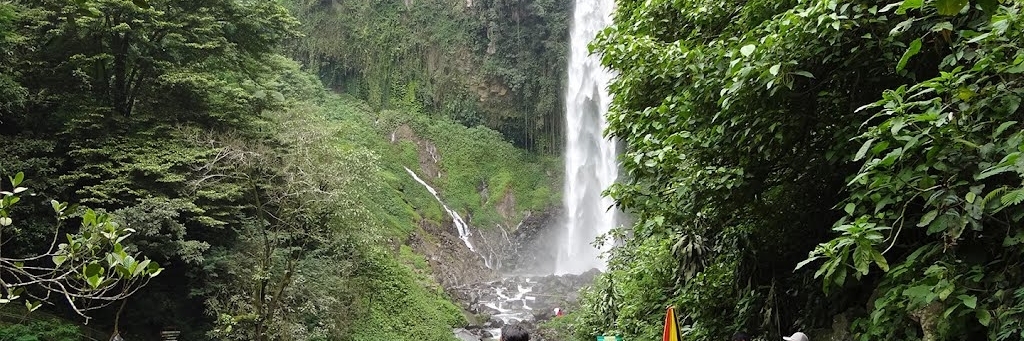 Thác Nước Grenjengan (Grenjengan Waterfall)