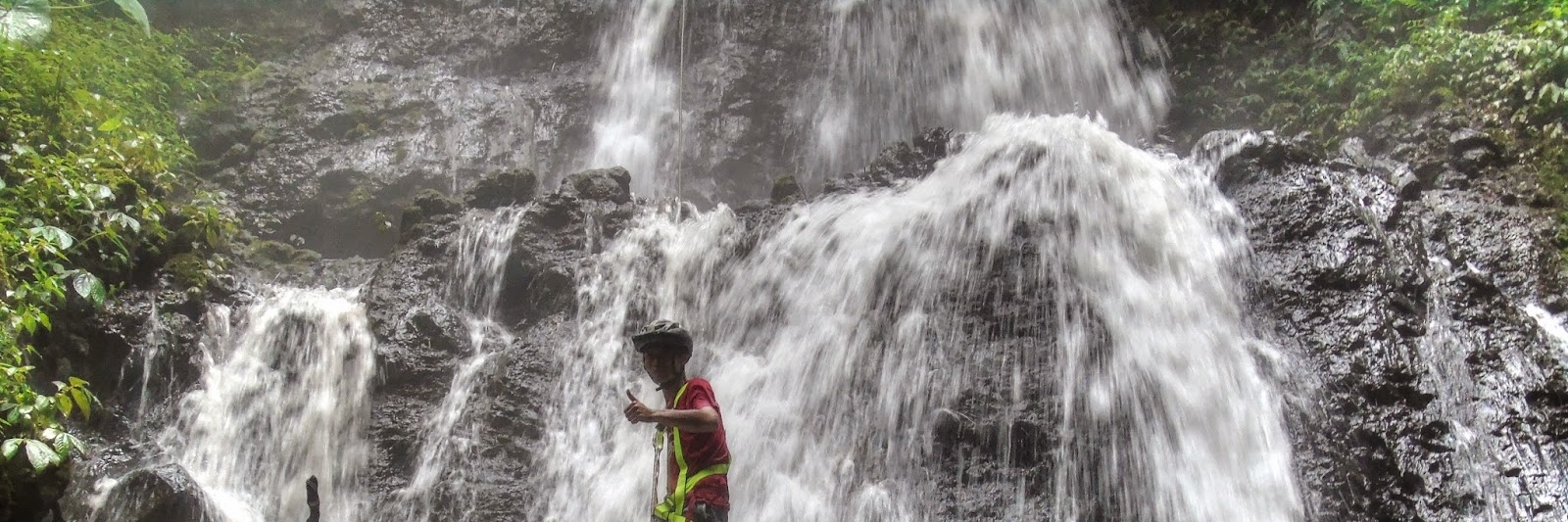 Thác Nước Watu Lumpang  (Watu Lumpang Waterfall)