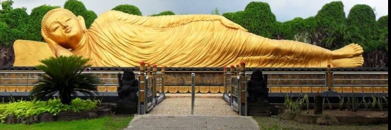 Tượng Phật Ngủ (the Sleeping Buddha Statue)