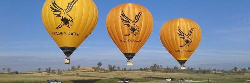Khinh khí cầu Golden Eagle ở Bagan  (Golden Eagle Ballooning in Bagan)