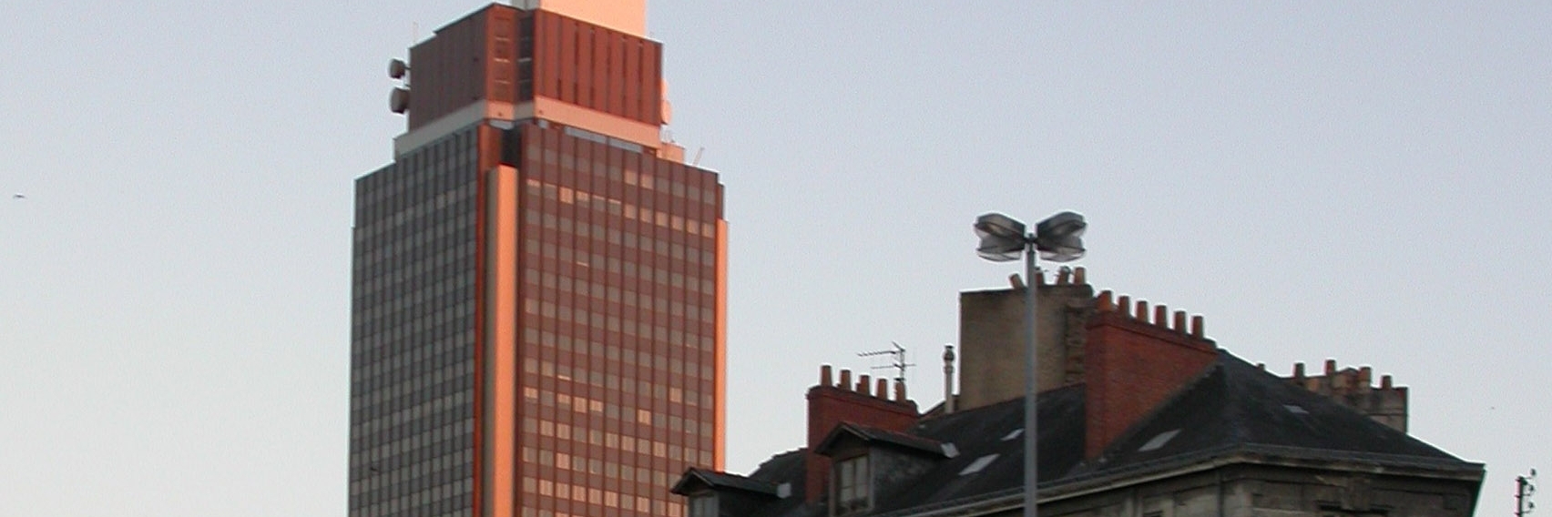 Cao ốc Tour Bretagne (Tour Bretagne Building)