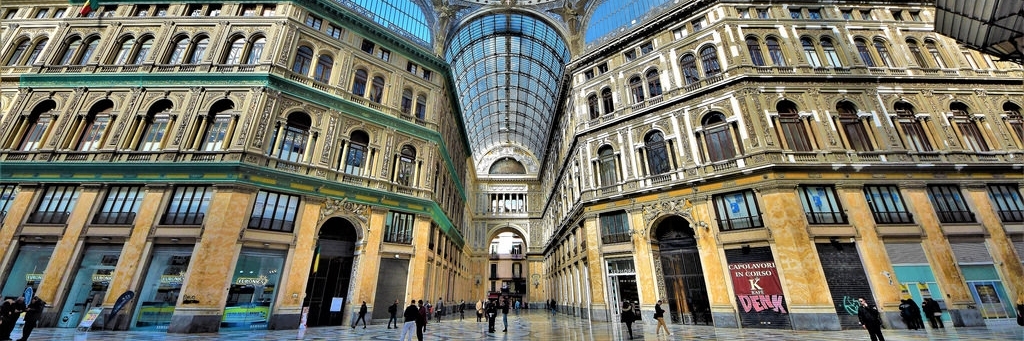 Khu trưng bày mua sắm Umberto I (Galleria Umberto I)