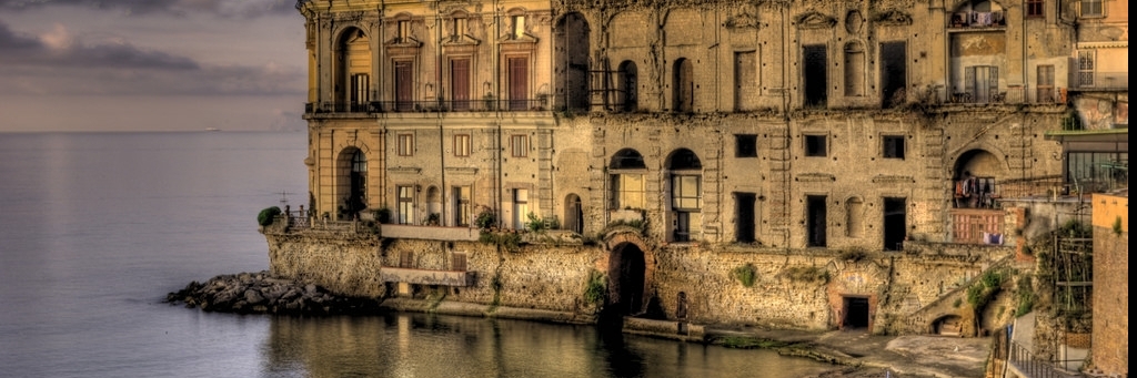 Tòa Nhà Donn Anna  ( Palazzo Donn’Anna )