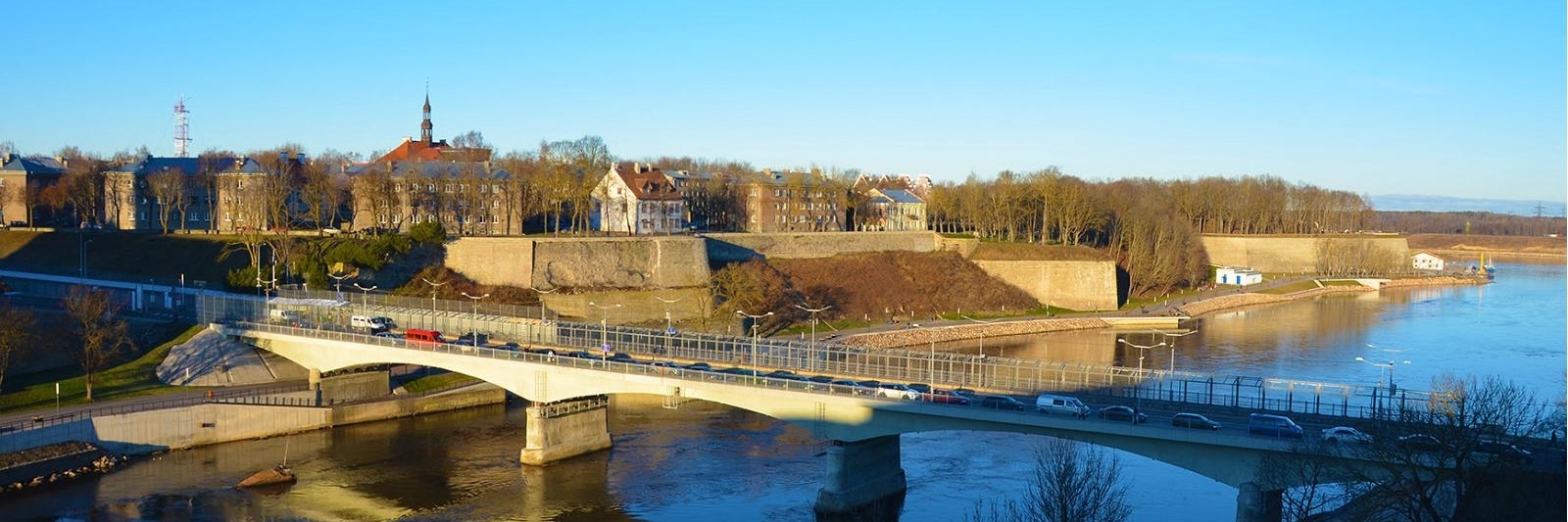 Pháo đài Narva (Narva Bastions)