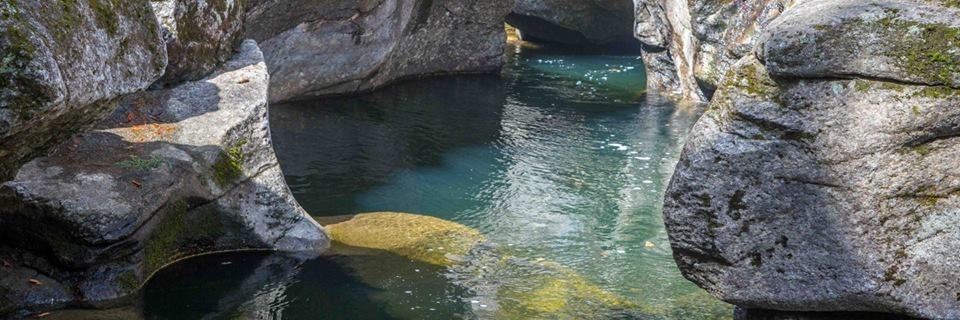 Khu vực đá điêu khắc tự nhiên (Sculptured Rocks Natural Area)