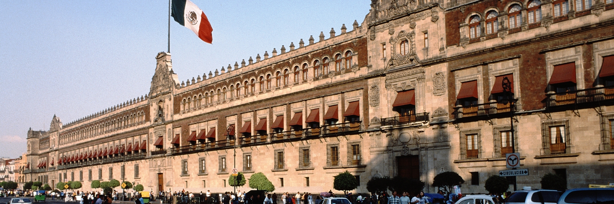 Cung Điện Quốc Gia Thành Phố Mexico(Mexico City National Palace)