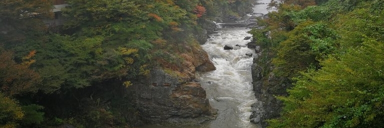 Suối nước nóng Kinugawa (Kinugawa Onsen)