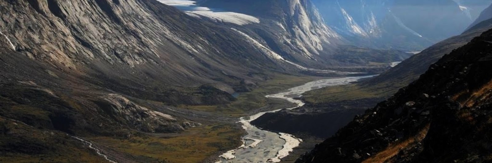 Núi Thor ( Mount Thor)