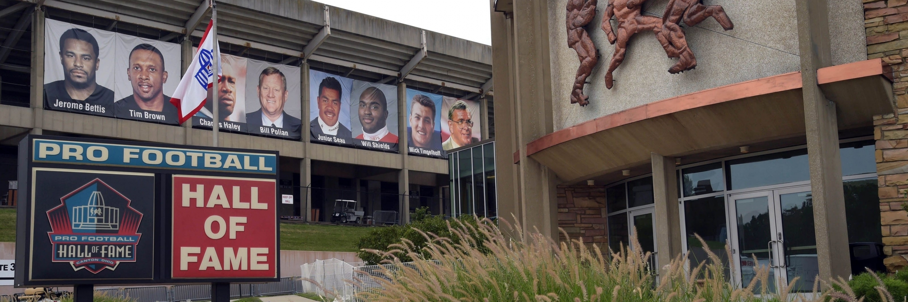 Hội trường danh vọng bóng đá (Pro Football Hall of Fame)