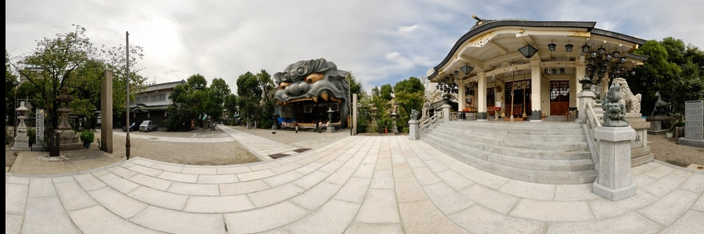 Đền Namba Yasaka (Namba Yasaka Shrine)
