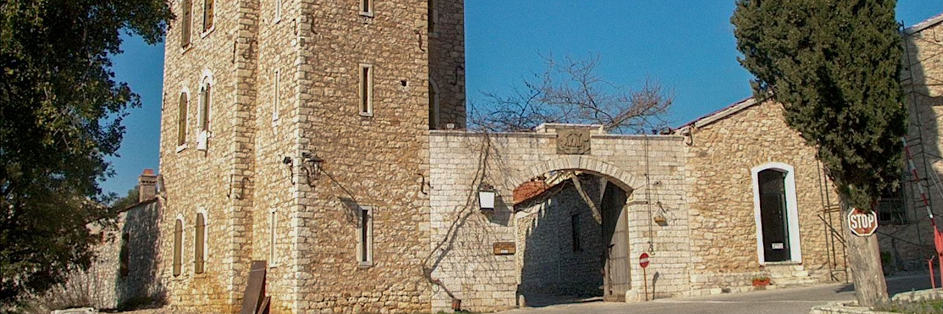 Nhà máy rượu Achaia Clauss  (Achaia Clauss Winery)