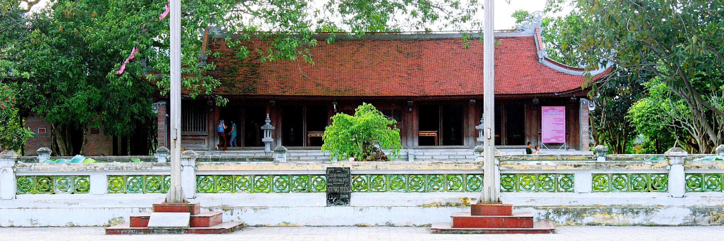 Đền Quốc Mẫu Âu Cơ