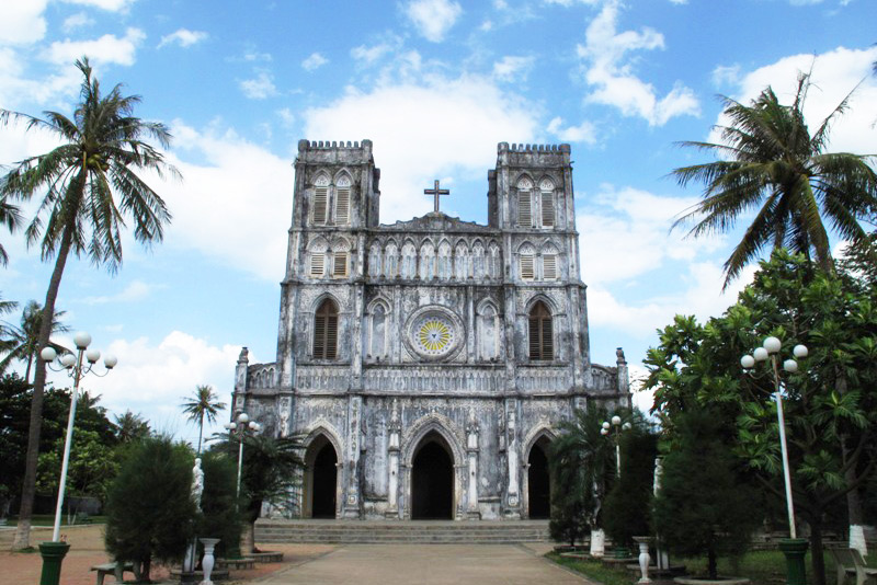 nhà thờ mằng lăng