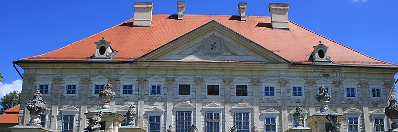 Tòa nhà lưu trữ hồ sơ Dornava (Schloss Dornava)