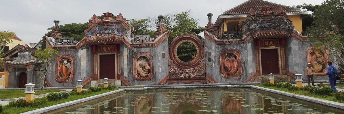 Tam Quan Bà Mụ - Hội An