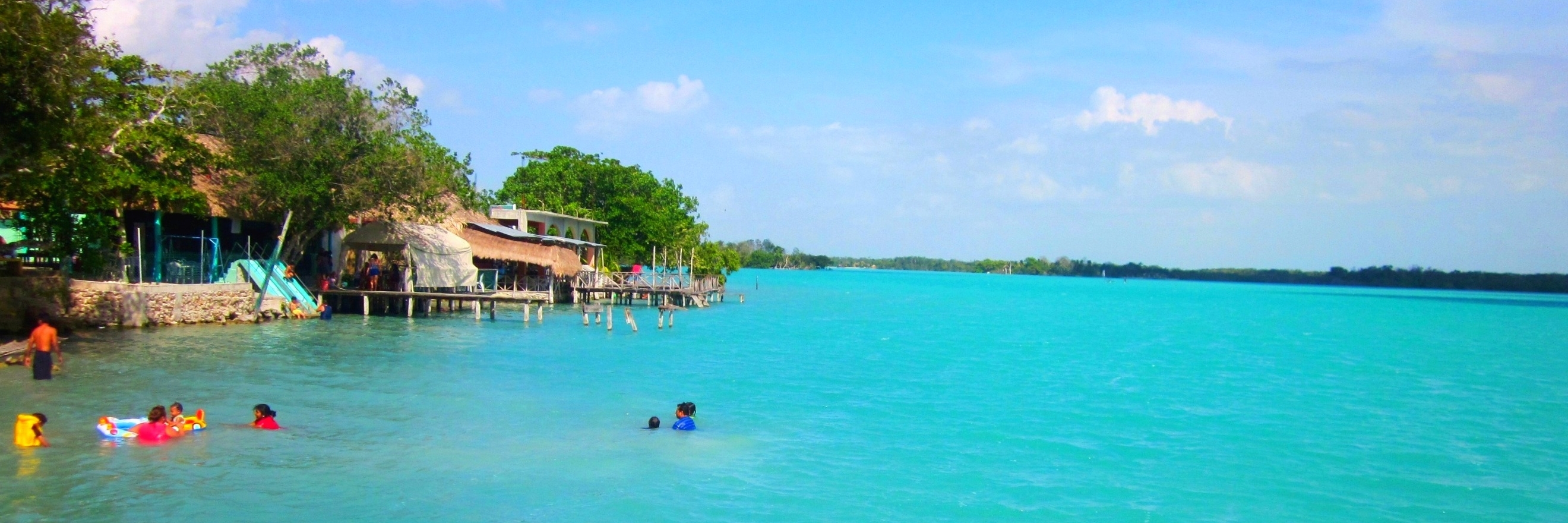 Hồ Laguna Milagros (Laguna Milagros Lake )