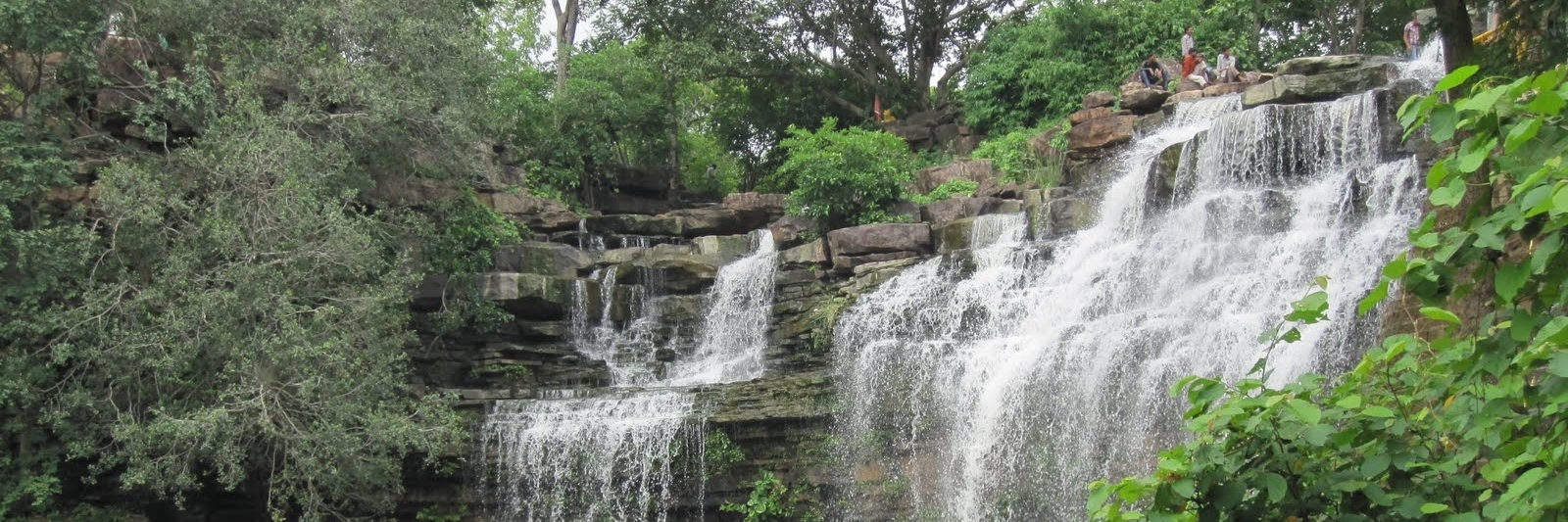 Thác Ghatarani (Ghatarani Waterfall)