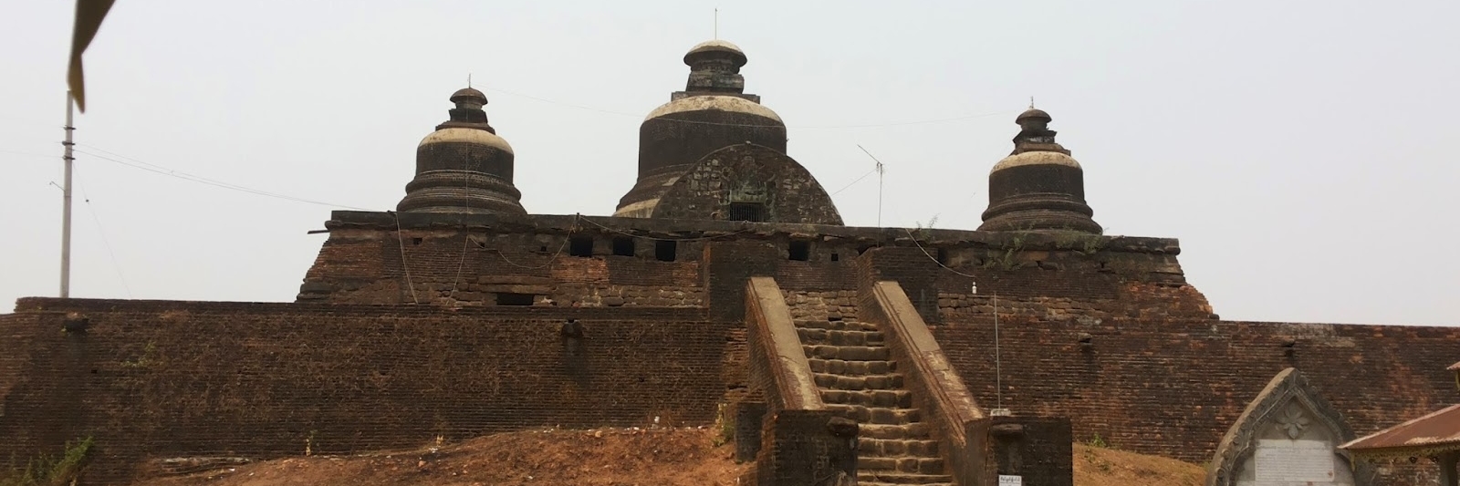 Tu viện Sanda Muhni Phara Gri Kyaung Taik