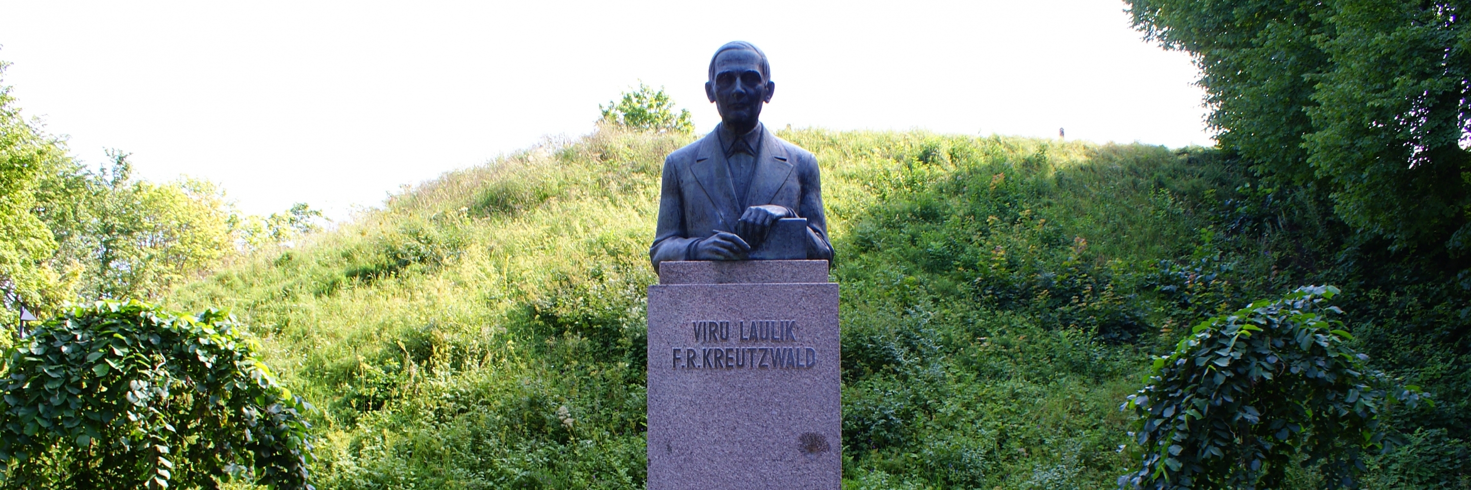 Đài tưởng niệm Friedrich Reinhold Kreutzwald (Friedrich Reinhold Kreutzwald Monument)