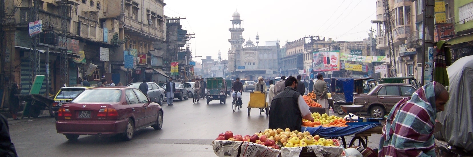 Chợ Raja (The Raja Bazaar)