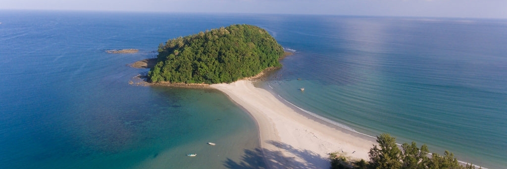 Biển Kelambu (Kelambu beach)