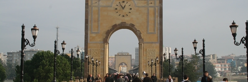 Cầu lịch sử tại Carsamba (Historical Bridge in Carsamba)