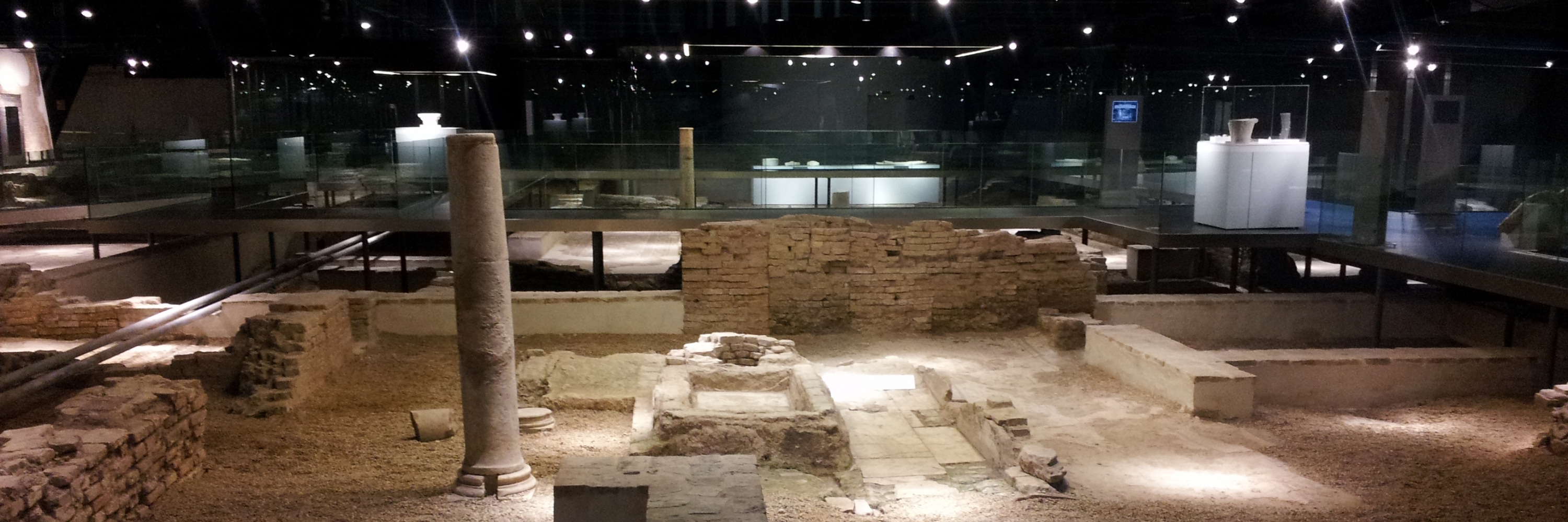 Bảo tàng cổ vật Seville (Museo Antiquarium de Seville)