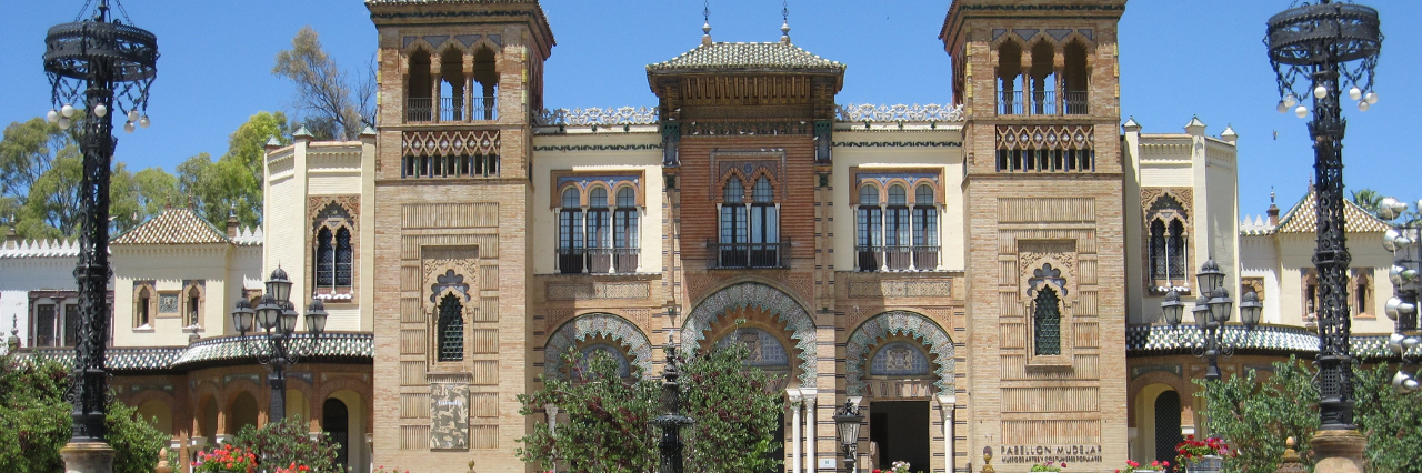 Bảo tàng nghệ thuật và trang phục phổ biến (Museo de Artes y Costumbres Populares)