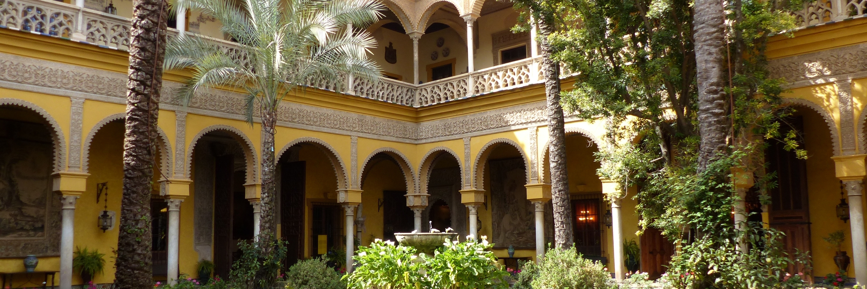 Cung điện Dueñas (Palacio de Las Dueñas)