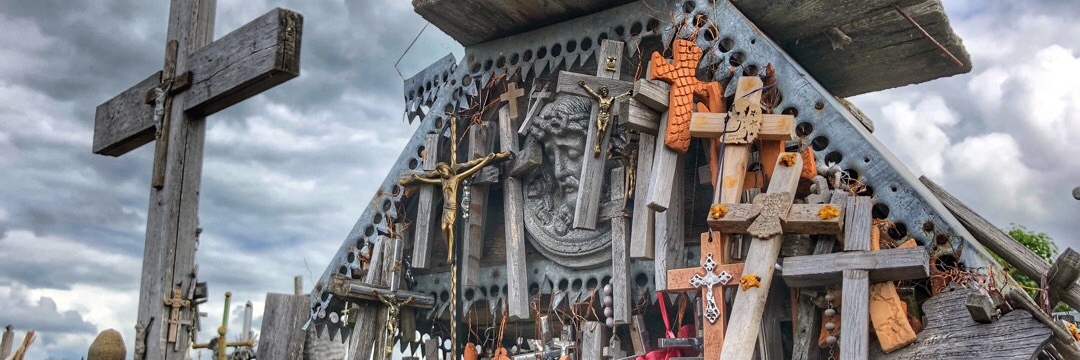 Đồi Thánh Giá (Hill of Crosses)