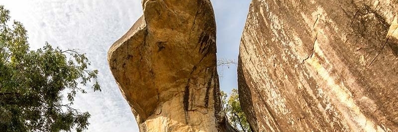 Hang rắn hổ mang (Cobra Hood Cave)