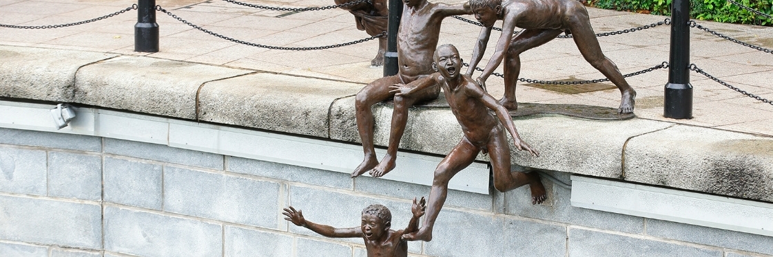 Tác phẩm điêu khắc Thế hệ đầu tiên (First Generation)