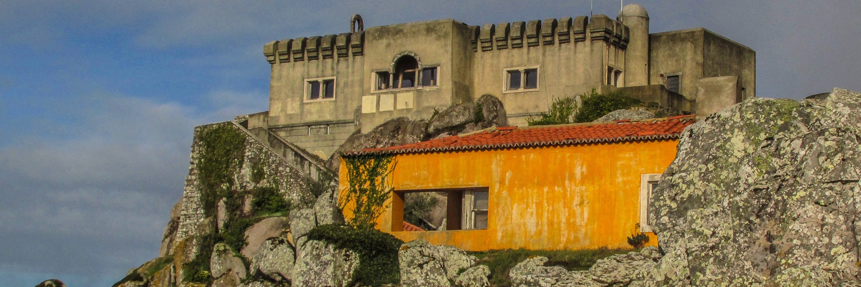 Thánh địa Peninha (The Santuario da Peninha)