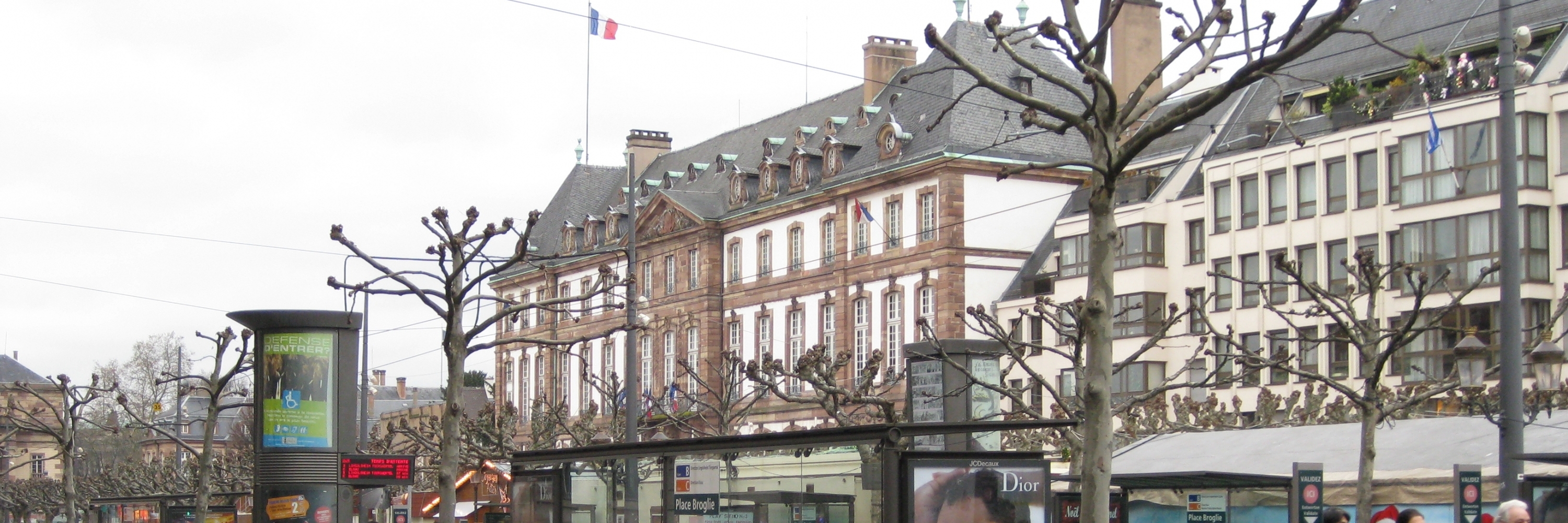 Quảng trường Broglie (Broglie Place)