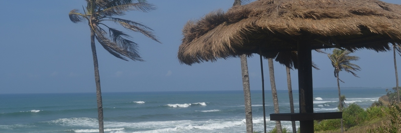 Bãi biển Ujung Genteng (Ujung Genteng Beach)