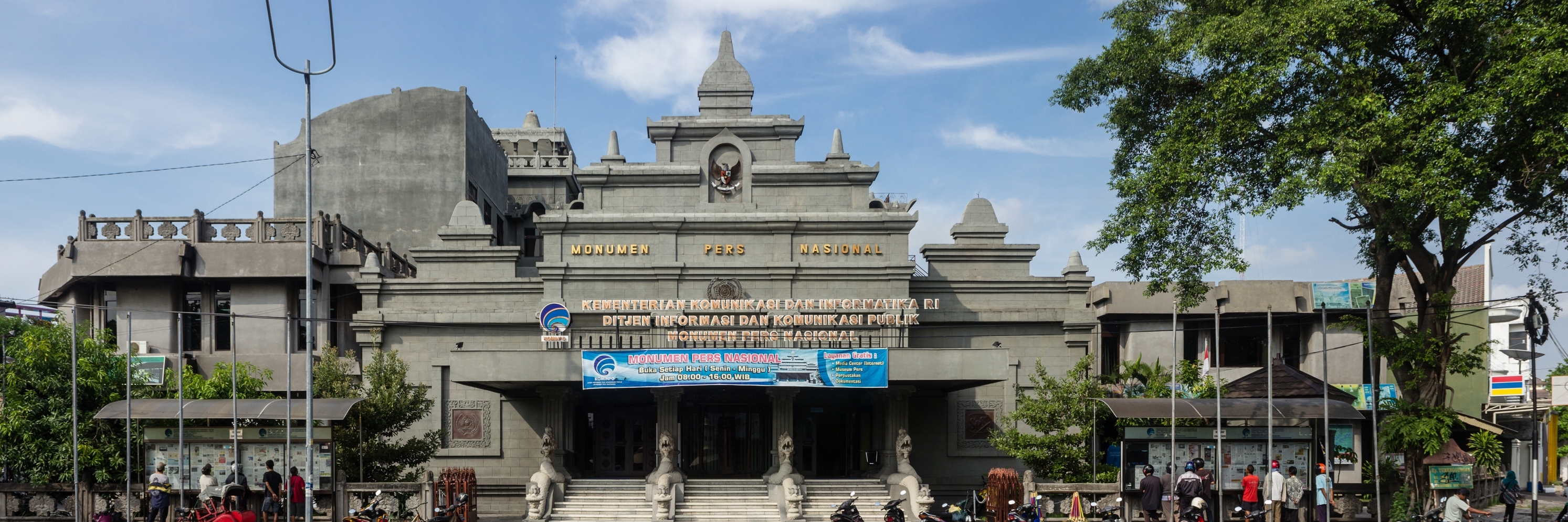 Tượng đài báo chí quốc gia (National Press Monument)