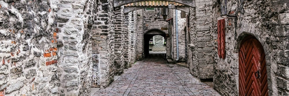 Con hẻm đá cổ điển (St. Catherines Passage)