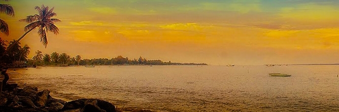 Bãi biển Tanah Kuning (Tanah Kuning Beach)