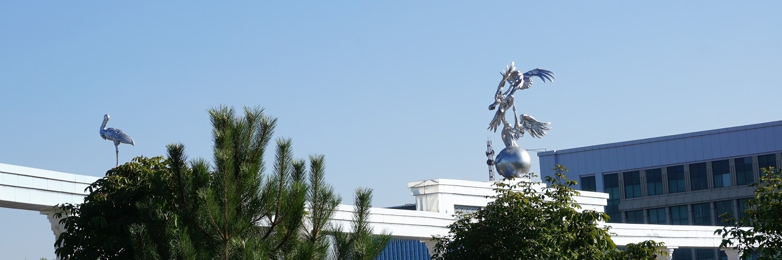 Quảng trường độc lập (Mustaqillik Maydoni Square)