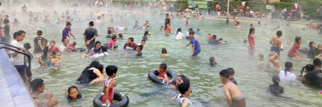Suối nước nóng Ciawi (Ciawi Hot Spring)