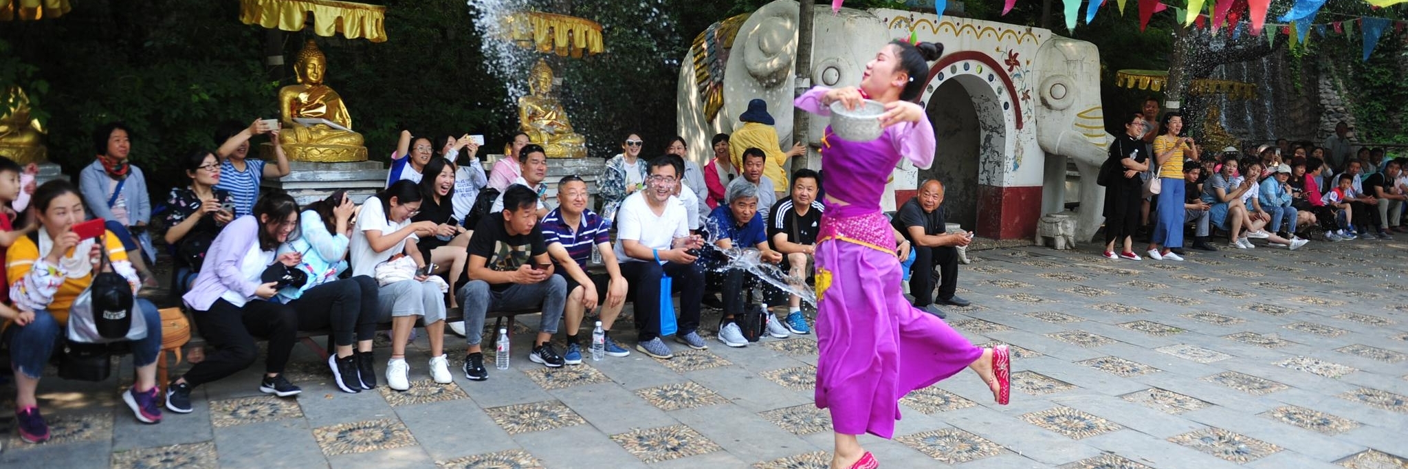 Công viên văn hoá dân gian tháp Jiuding Tế Nam (Jinan Jiuding Tower Chinese Folklore Park)