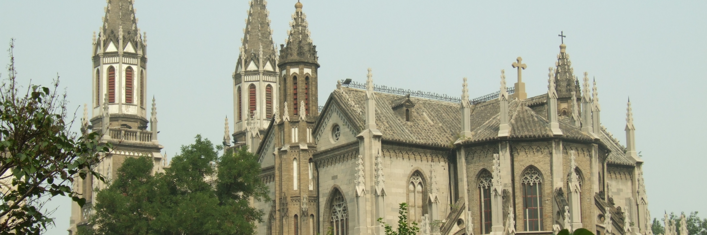 Nhà thờ Thánh Tâm (The Sacred Heart Cathedral)
