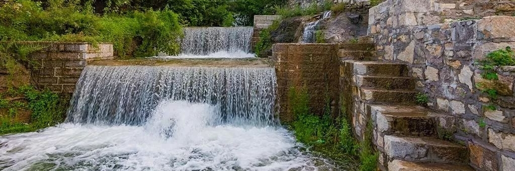Suối Hu (Hu Spring)