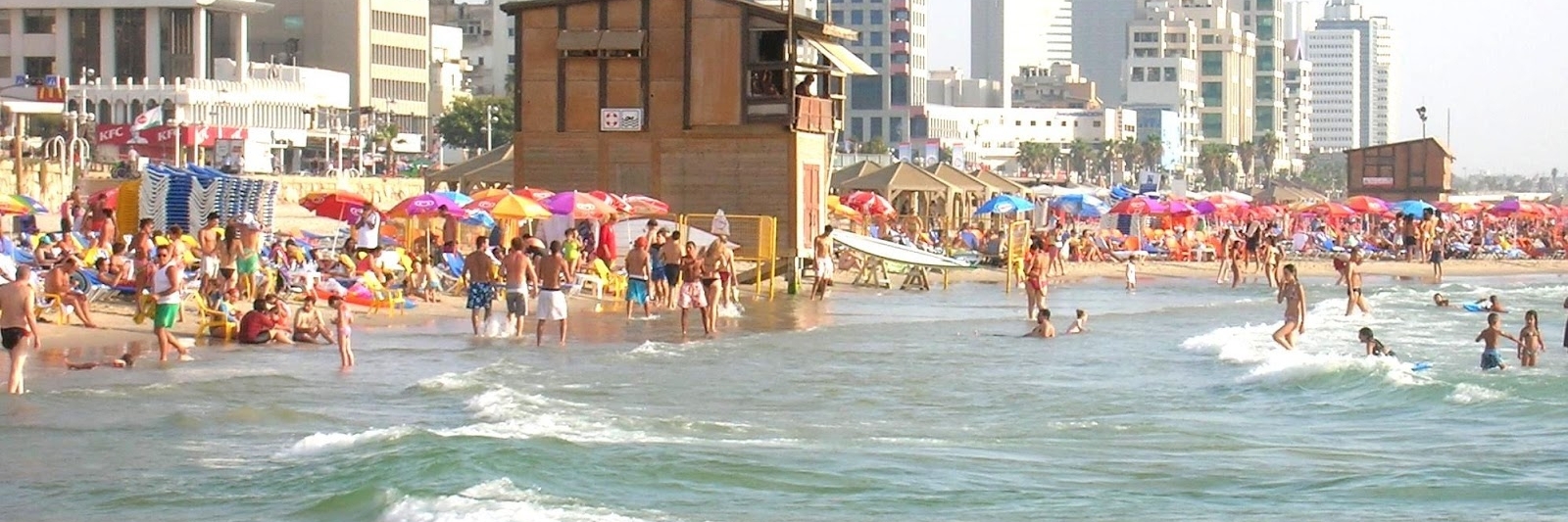 Bãi biển Frishman (Frishman Beach)
