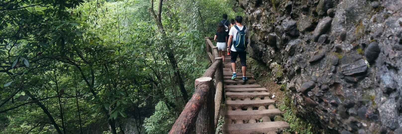 Long Ẩn Hiệp Sạn Đạo